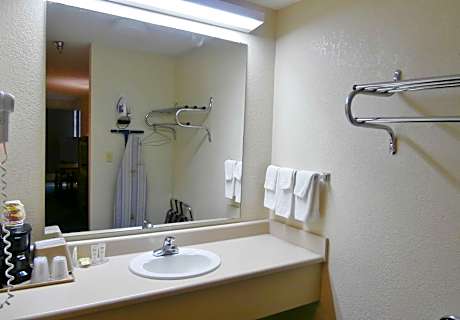 2 Double Beds Deluxe Smoking