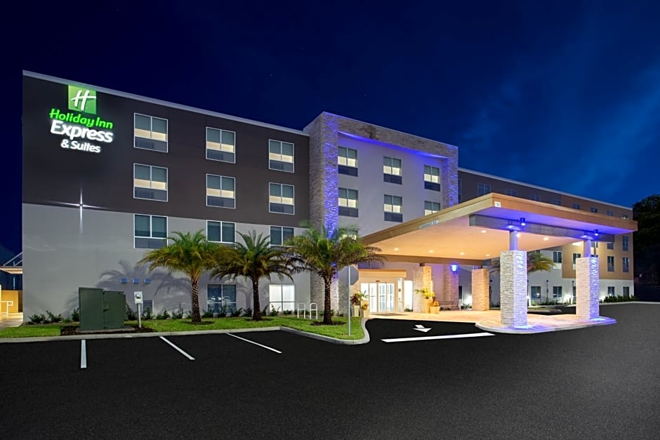 Holiday Inn Express And Suites Deland South