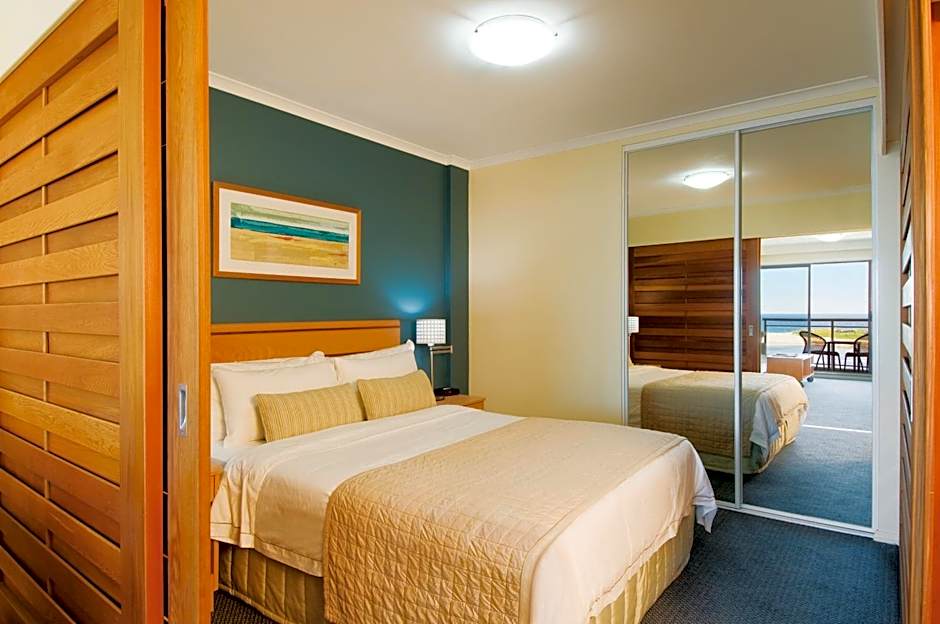 Oaks The Entrance Waterfront Suites