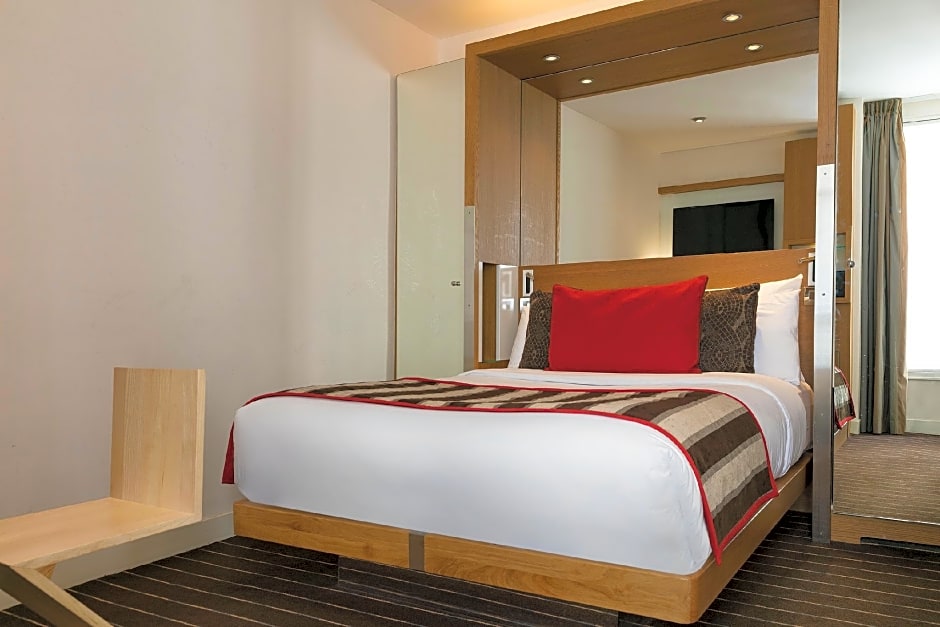 1 Double Bed — 3 fotoğraftan 1. fotoğraf