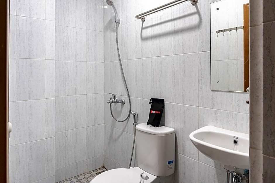 RedDoorz near Manhattan Square Medan