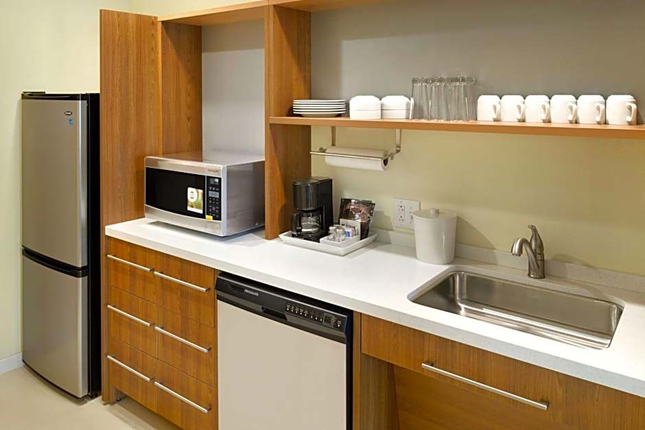 Home2 Suites by Hilton Charlotte Airport