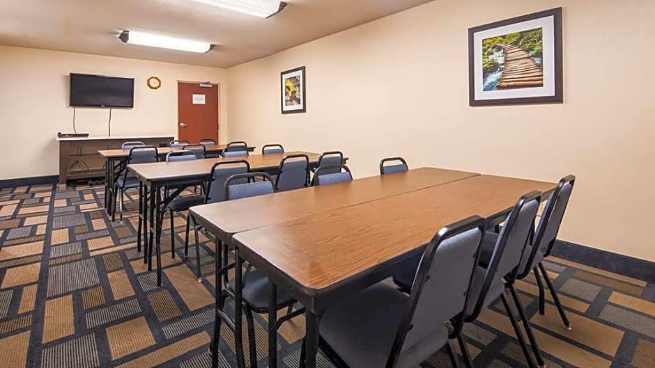 Best Western Plus Berkshire Hills Inn & Suites