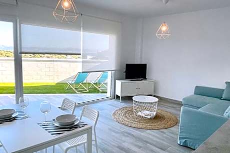 Precioso apartamento con vistas parciales, garaje y piscina