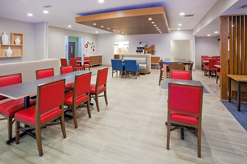 Holiday Inn Express Hotel & Suites Dickinson By IHG