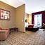 Comfort Inn & Suites Maingate South