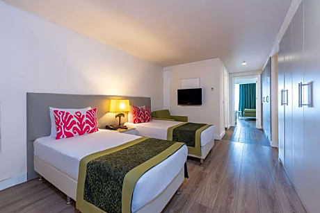 orange family room 2 bedroom (3.7)