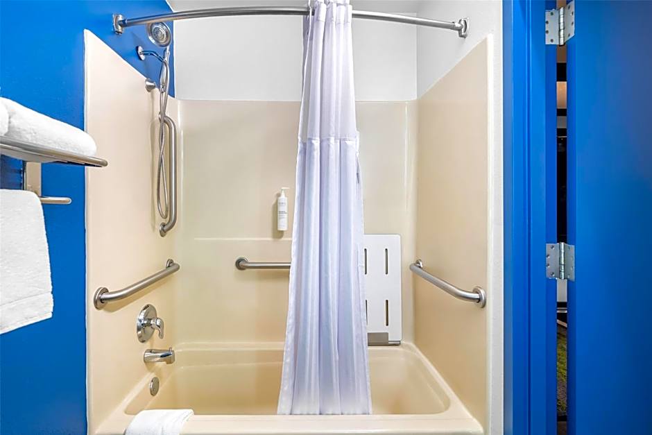 Spark by Hilton Roanoke Civic Center