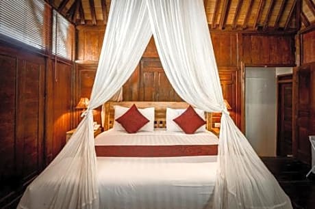 Joglo Suite Room with Garden View