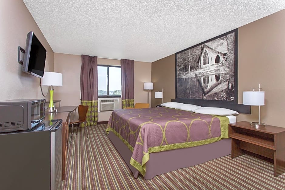 Super 8 By Wyndham Columbus Airport