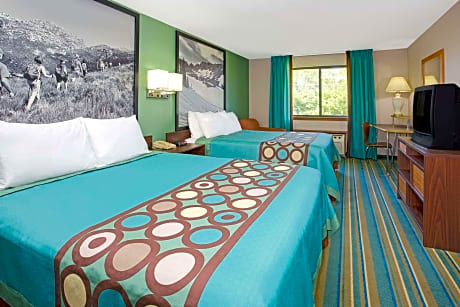 2 Queen Beds Smoking