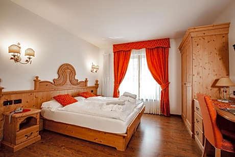 Superior One-Bedroom Apartment