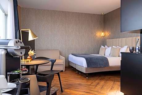 Deluxe Queen Room with Sofa Bed