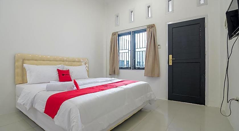 RedDoorz near Sultan Thaha Airport Jambi