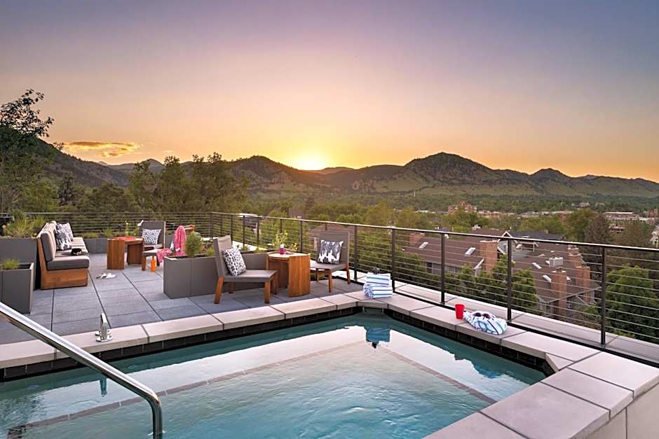 Moxy Boulder University