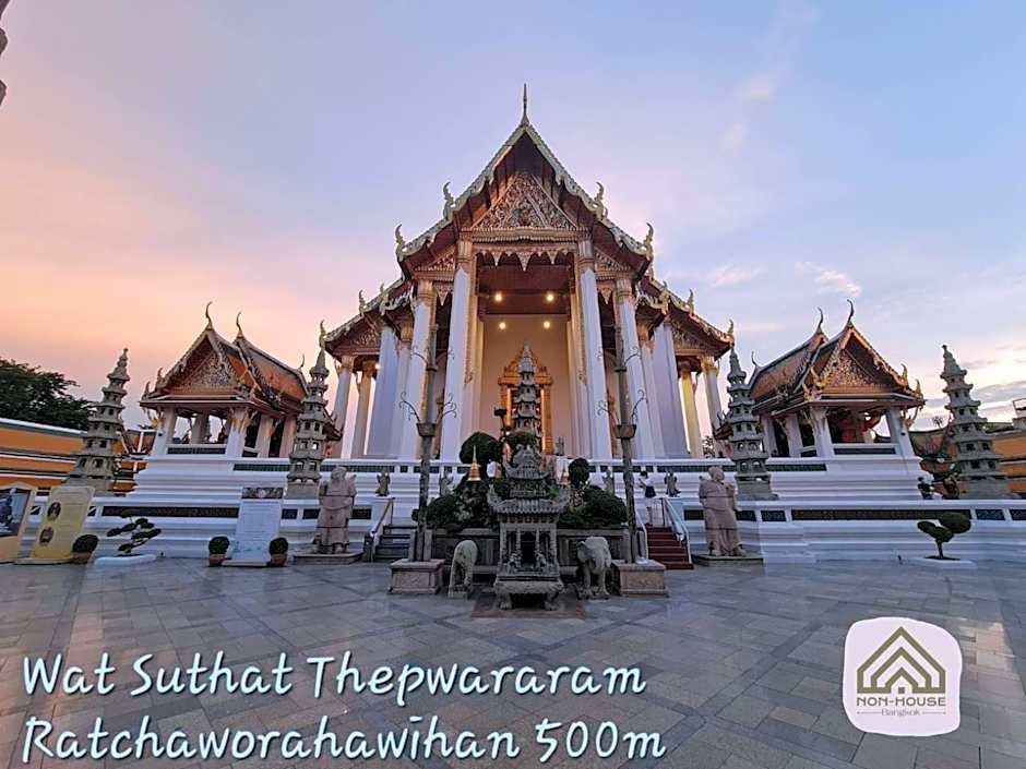 Non House Bangkok บ้านนอนโฮสเทล