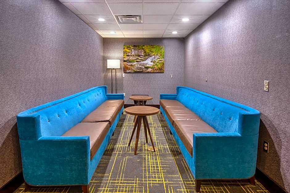 Hampton Inn & Suites Cleveland-Airport/Middleburg Heights
