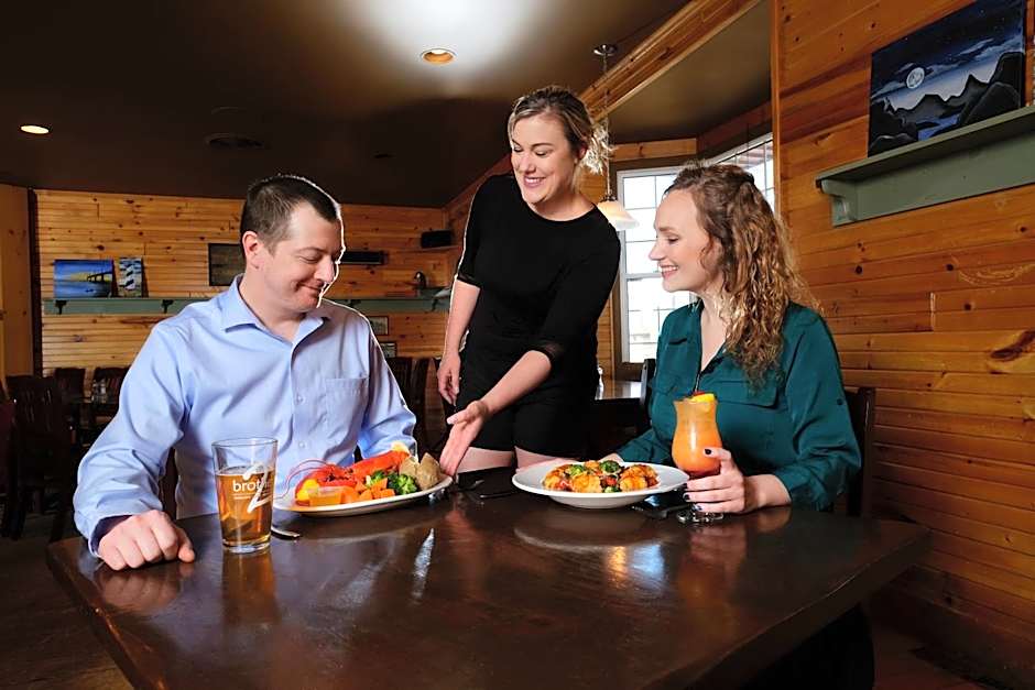 Quality Inn & Suites Garden Of The Gulf