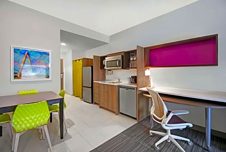 1 King Bed 1 Bedroom Suite Nonsmoking