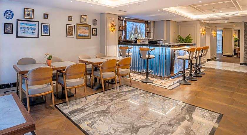 Grand Hilarium Hotel