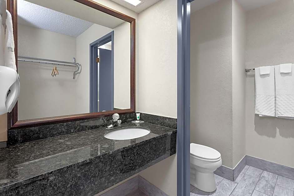 Baymont by Wyndham Chester IL