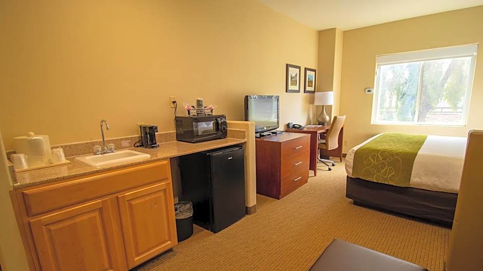 Photo 1 of 9 of 1 King Bed Suite
