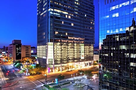 The Westin Phoenix Downtown