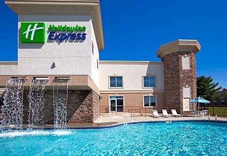 1 Full Bed Standard Mobility Accessible Tub