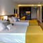 Dazzler by Wyndham La Plata