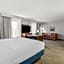 Hampton Inn & Suites Peru