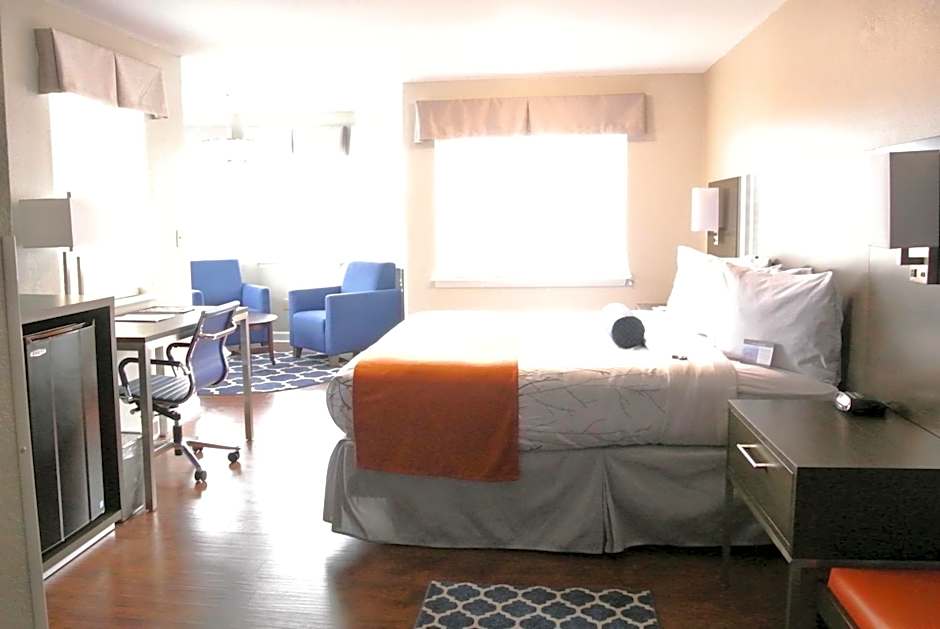 Guesthouse Inn & Suites Lexington