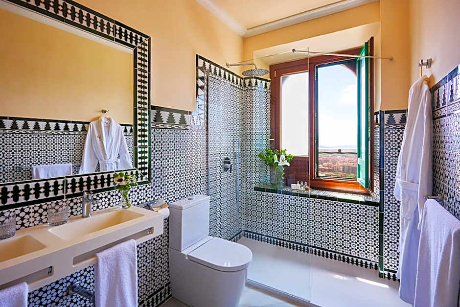 Alhambra Palace Hotel