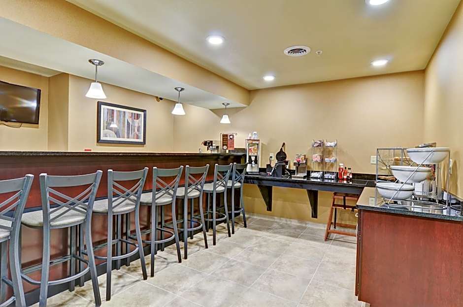 Cobblestone Inn & Suites - Ambridge