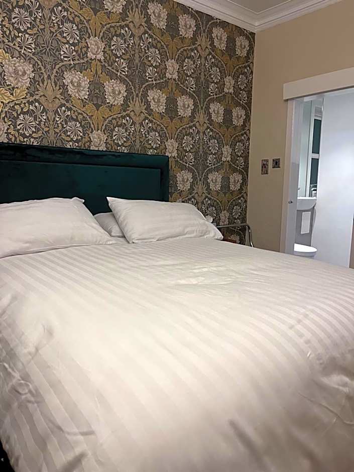 Ravenswood Guest House