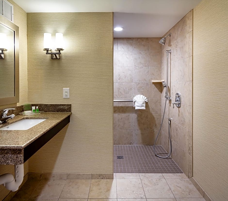 Holiday Inn Wichita East I-35 By IHG