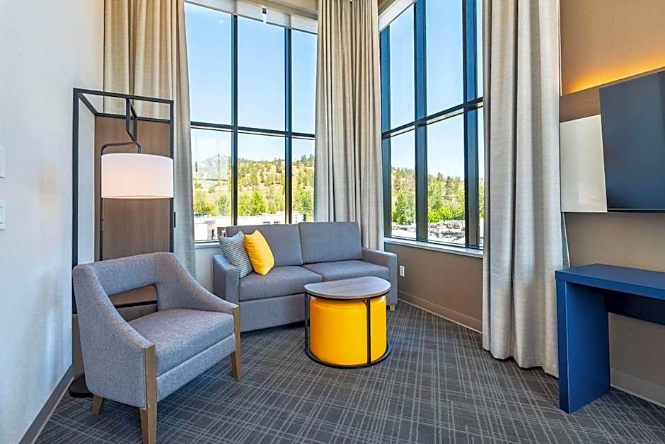 Comfort Suites Kelowna