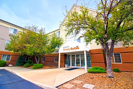 Sonesta Simply Suites St Louis Earth City