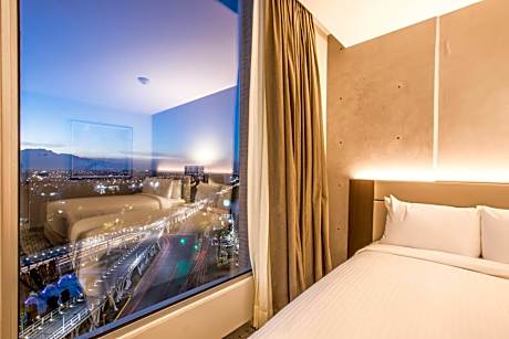 Standar Queen Room with Two Queen Beds and Volcano View