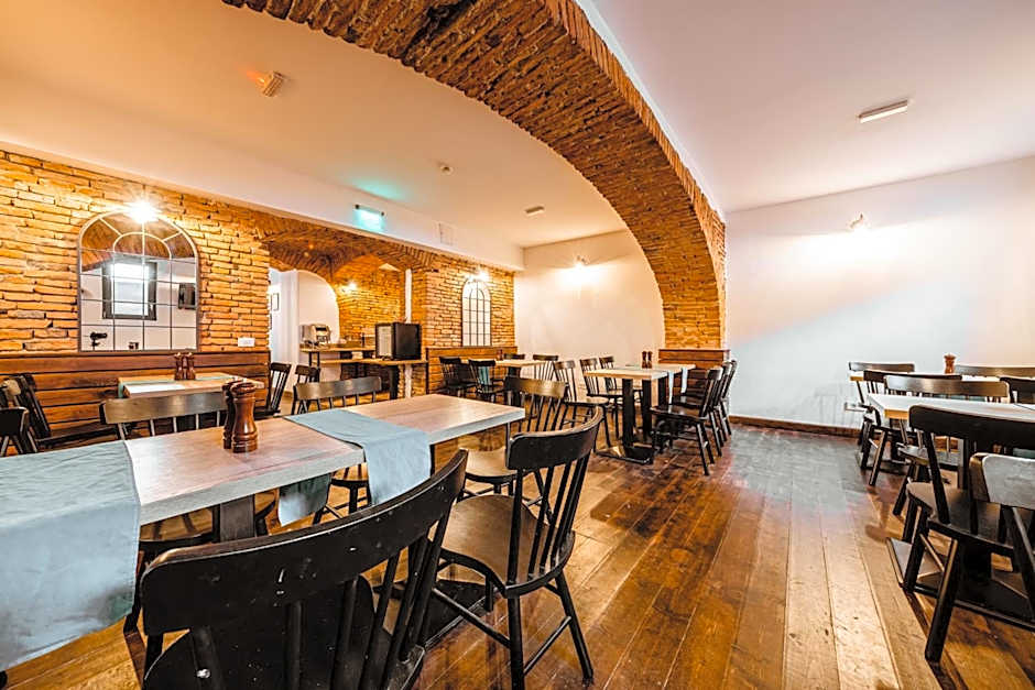 CASA CHITIC - HOTEL & RESTAURANT- Str Nicolae Balcescu 13