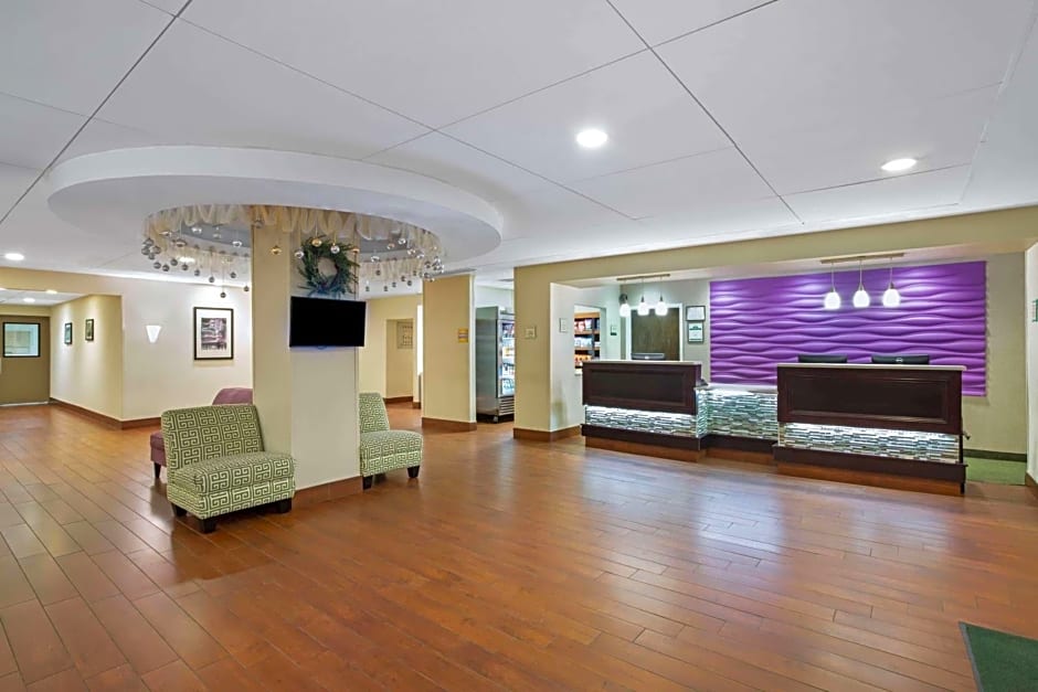 La Quinta by Wyndham Springfield