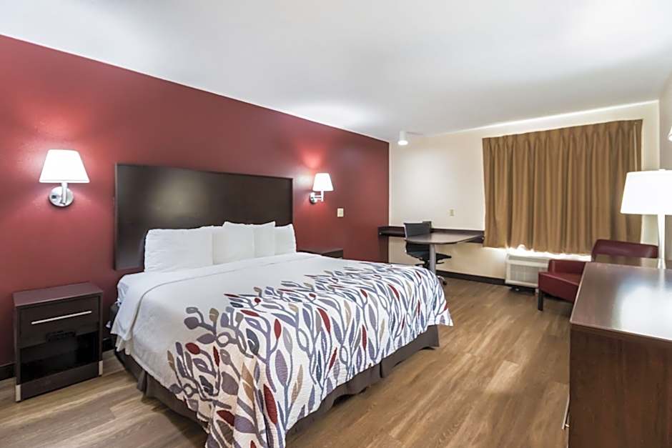 Photo 1 of 6 of Superior 1 King Bed