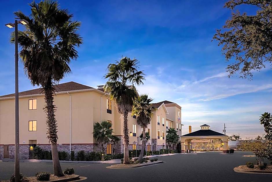 Comfort Suites Panama City near Tyndall AFB