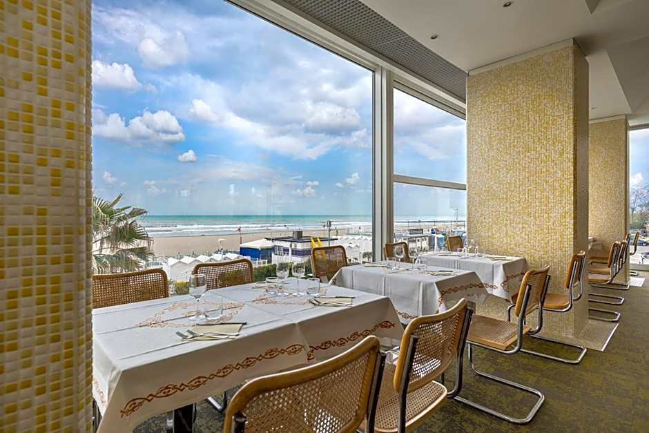 Hotel Fedora Riccione - FRONTE MARE