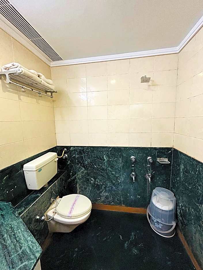 Hotel Gurukripa Daman