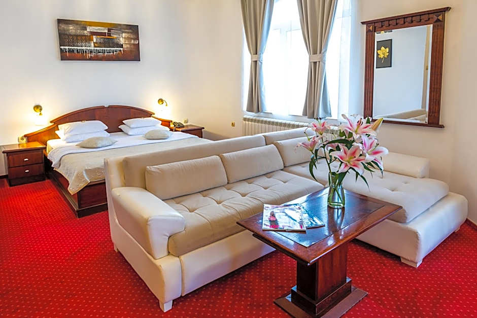 Garni Hotel Royal Crown
