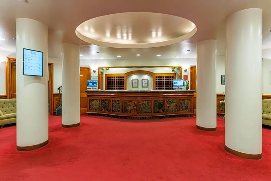 The Roger Smith Hotel