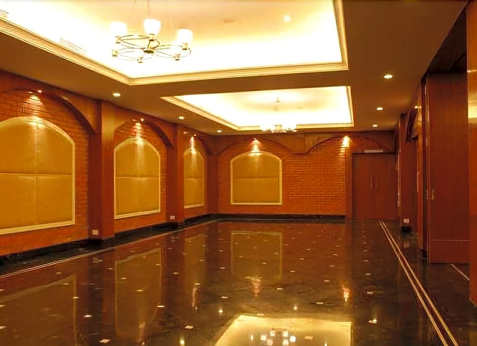 Sfo Hotel And Suites