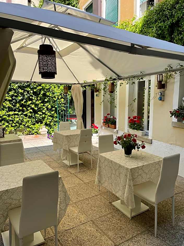 Hotel Apostoli Garden