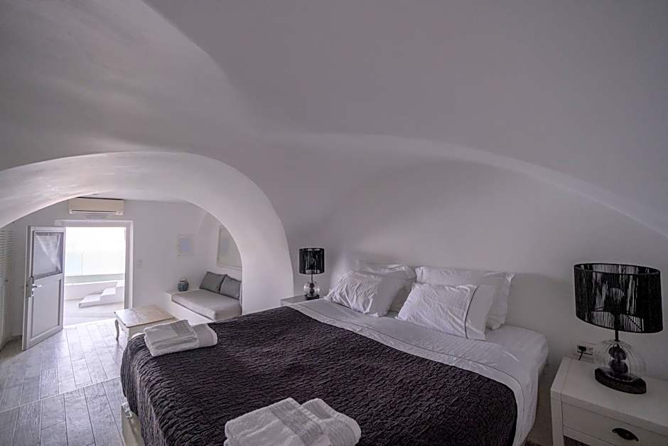 Anemos Cave Suites