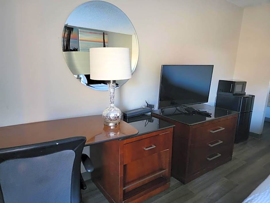 Executive Inn & Suites